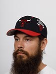 Бейсболка MITCHELL NESS арт. HHSS7310-CBUYYPPPBLCK Chicago Bulls NBA (черный / красный)